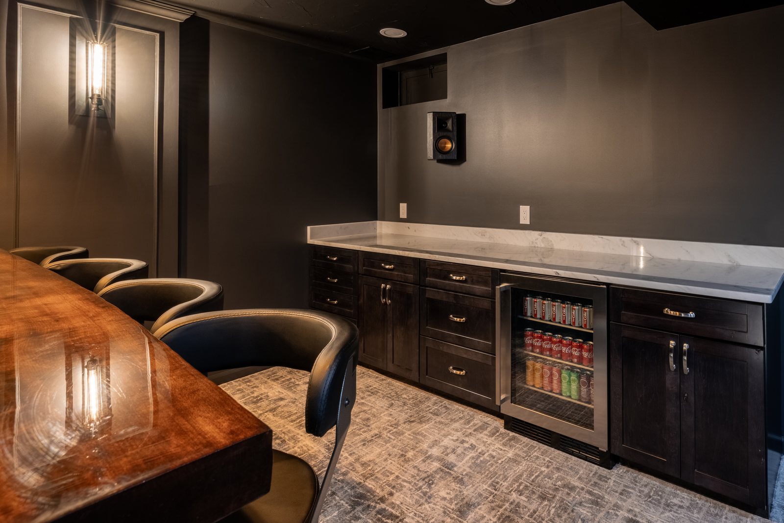 Live-edge wet bar